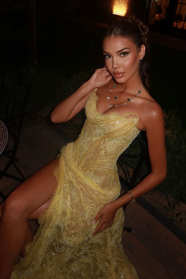 Gwyn Strapless Lace Mermaid Gown - Butter Yellow