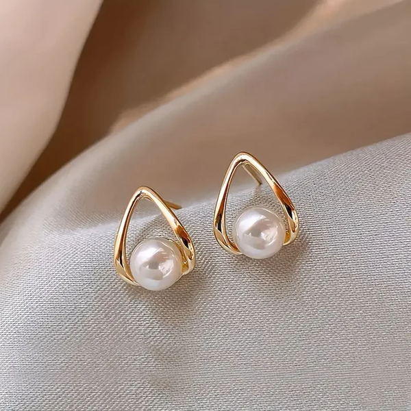 Nerina Gold Pearl Loop Earrings