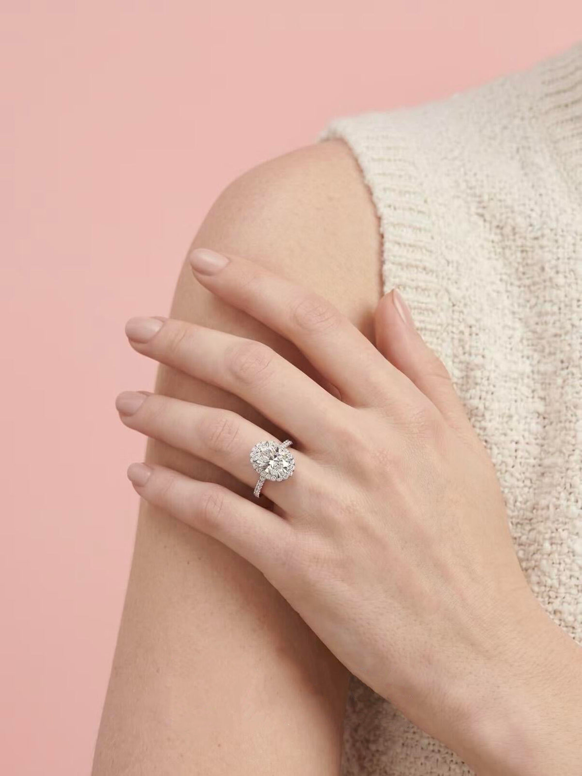 Avalyn Oval Halo Ring - White