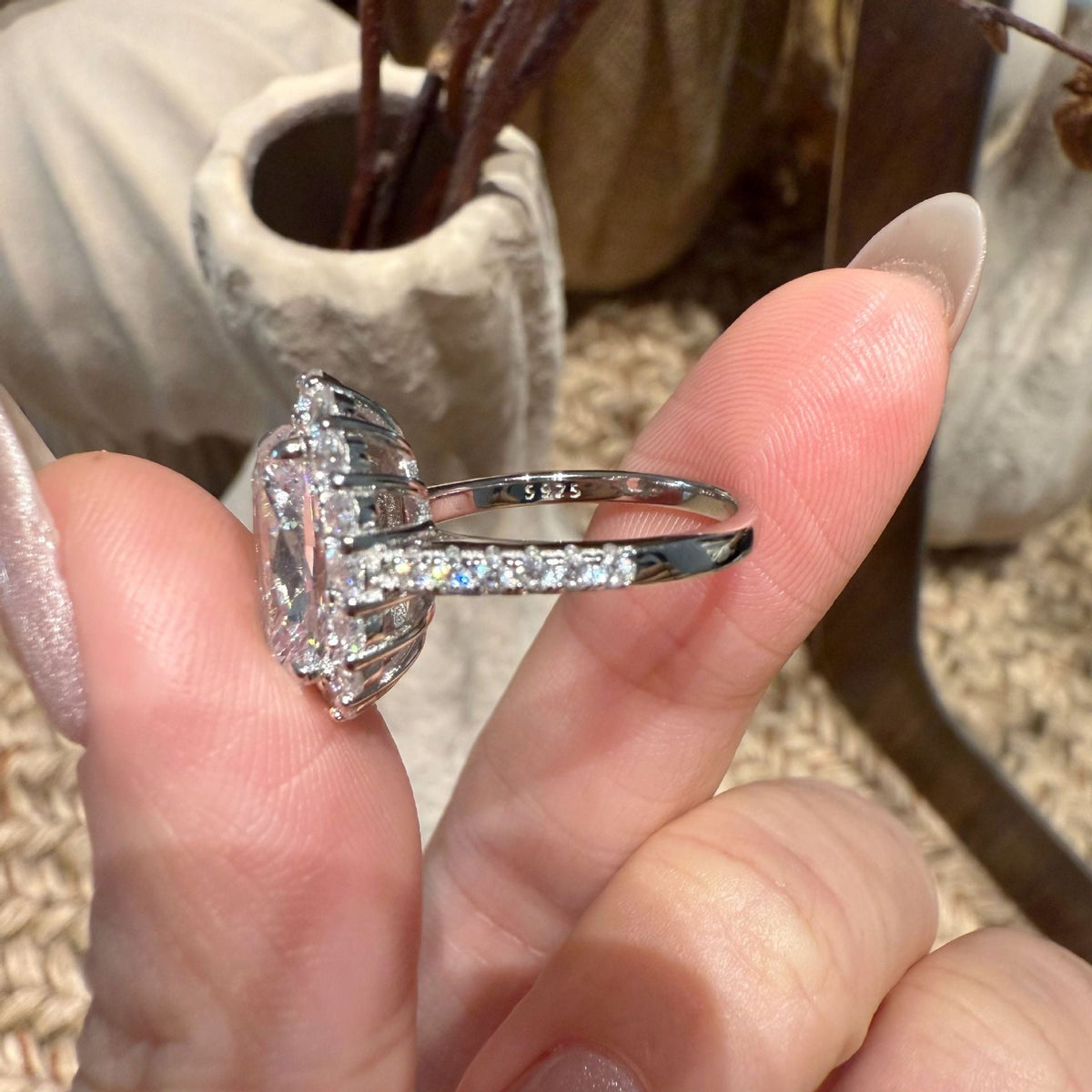 Avalyn Oval Halo Ring - White