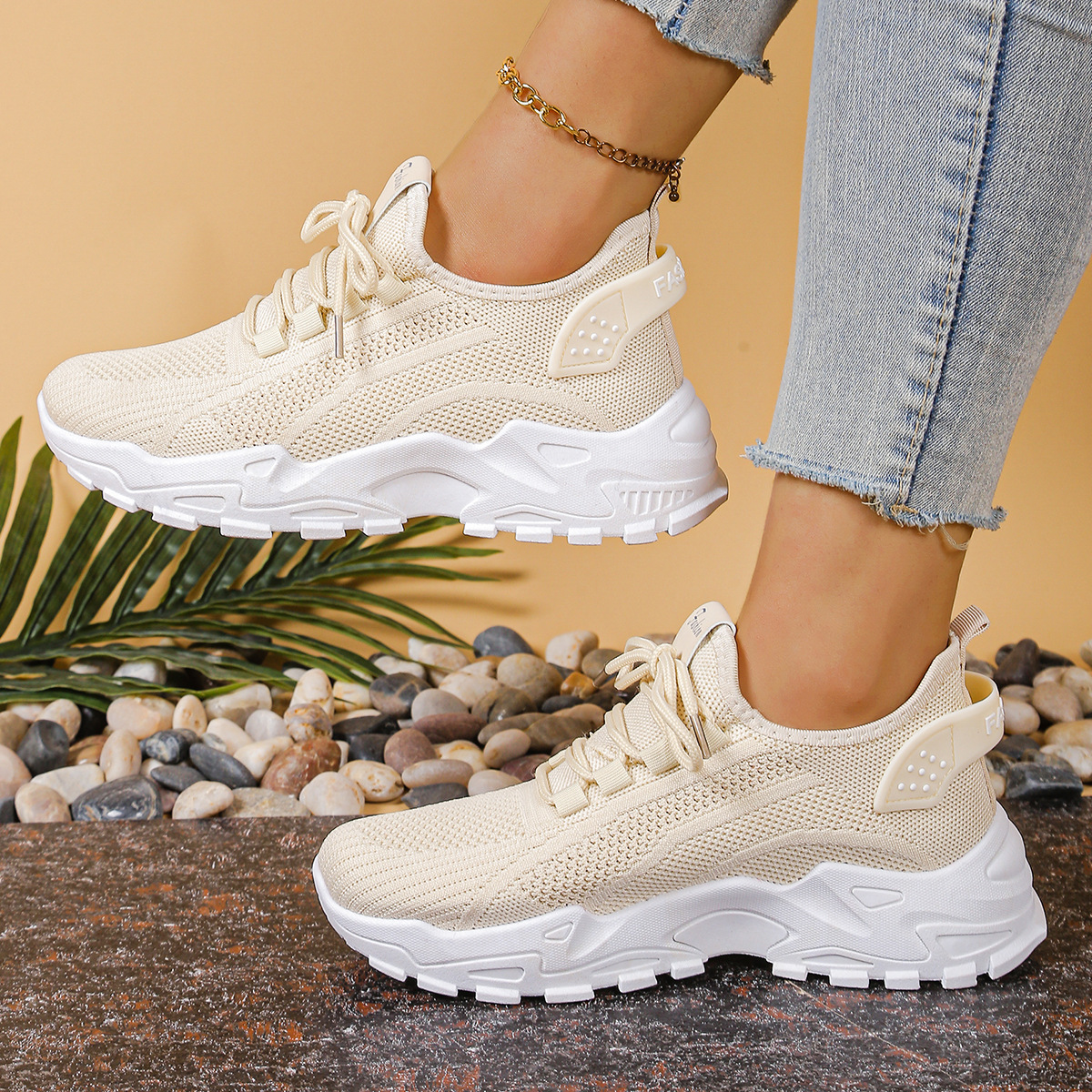 Florine Wide-Toe Sneakers - Khaki