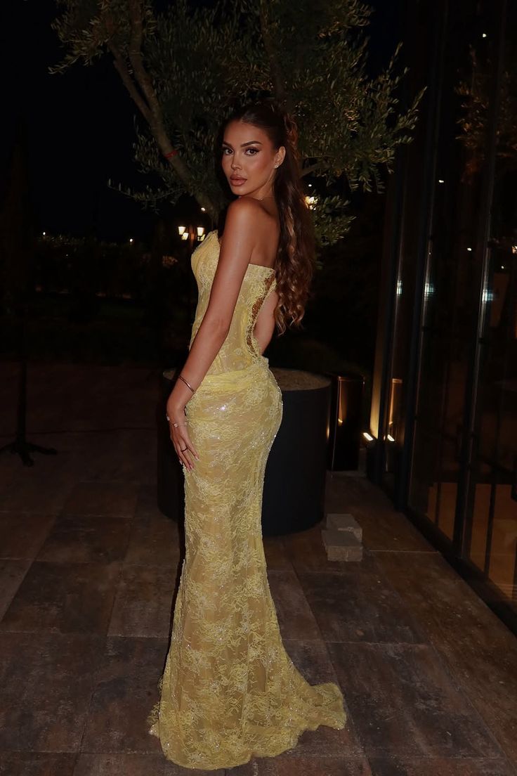 Gwyn Strapless Lace Mermaid Gown - Butter Yellow
