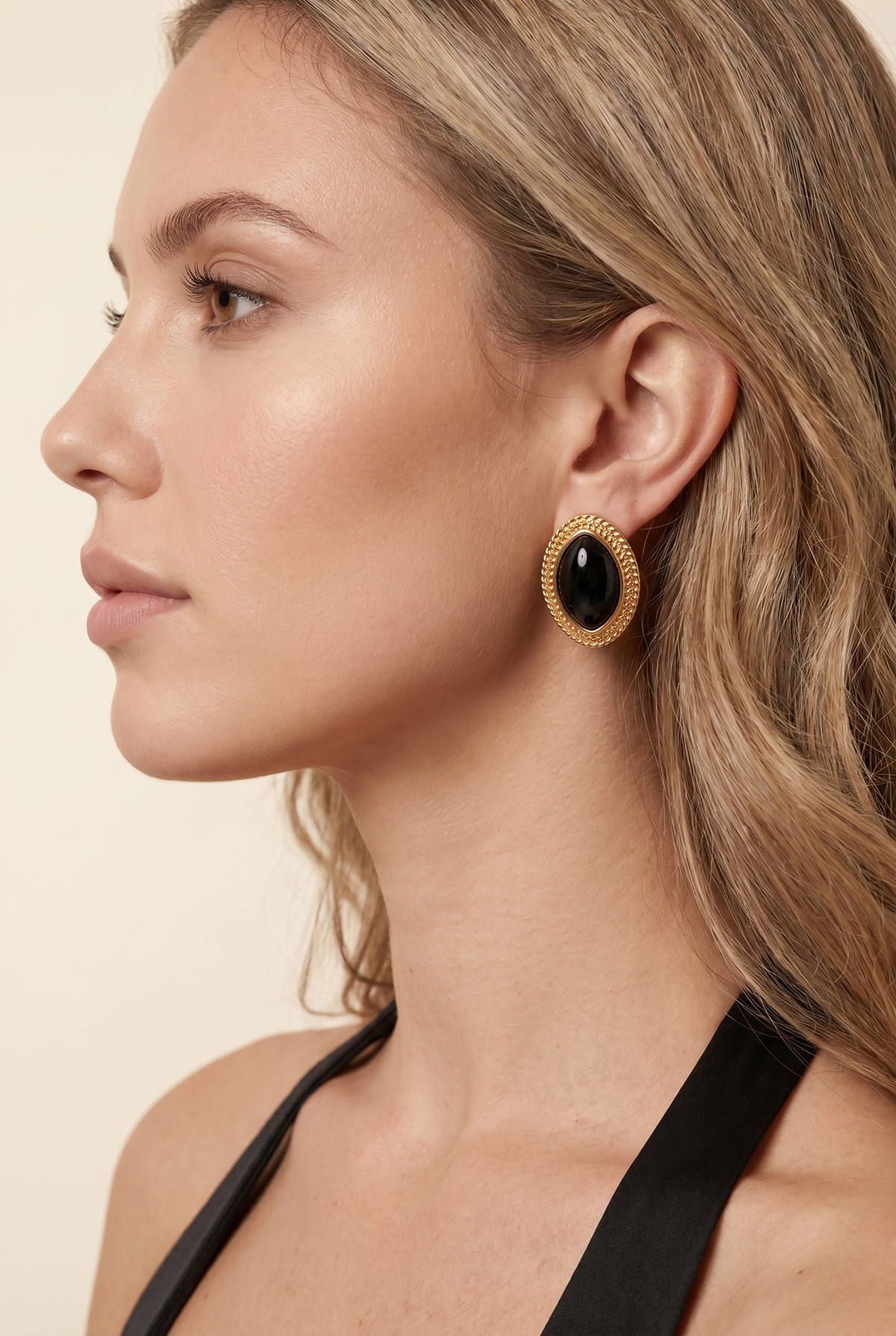 Jessamy Textured Oval Stud Earrings - Black