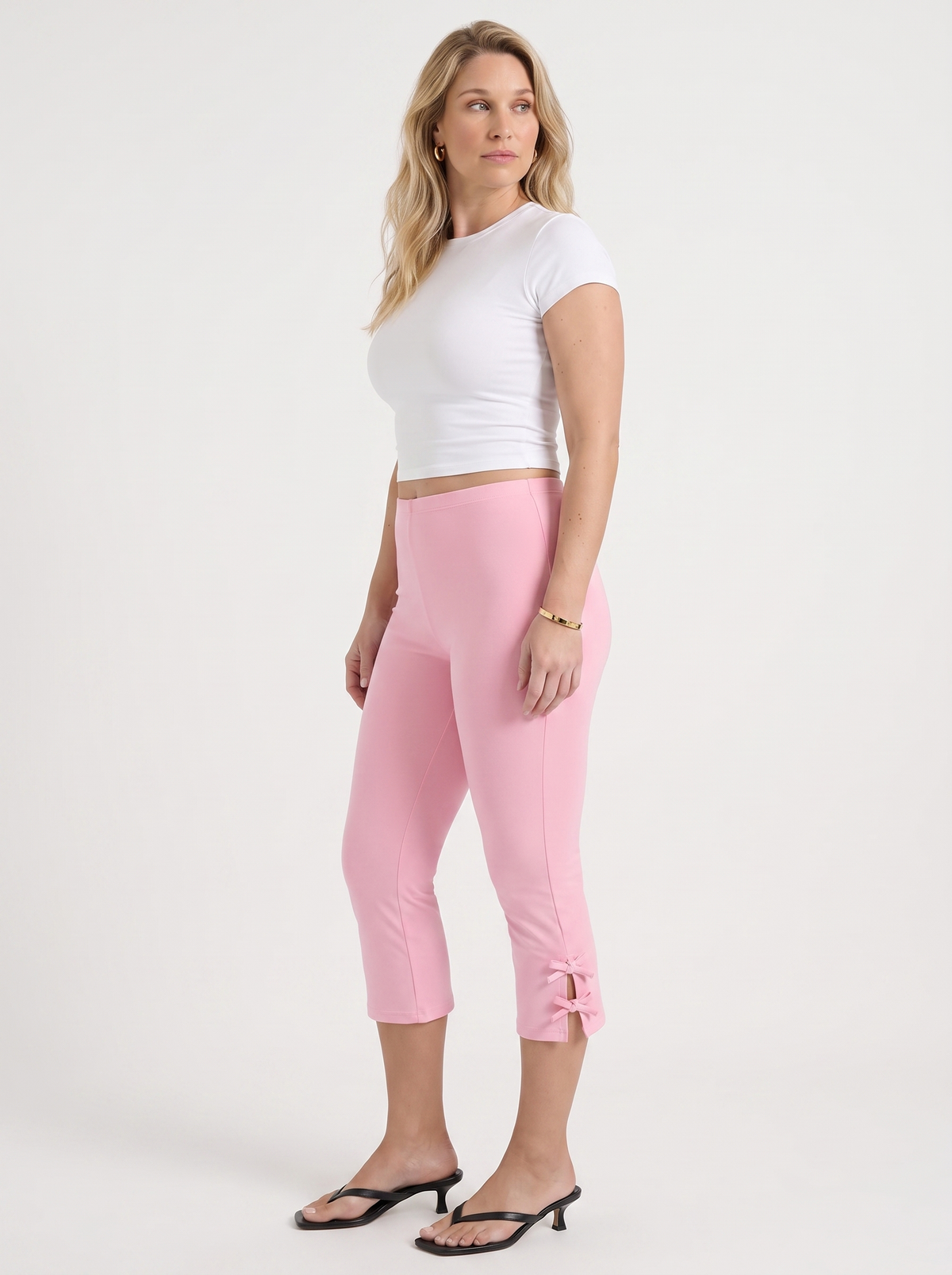 Rosario Bow Detail Capri Pants